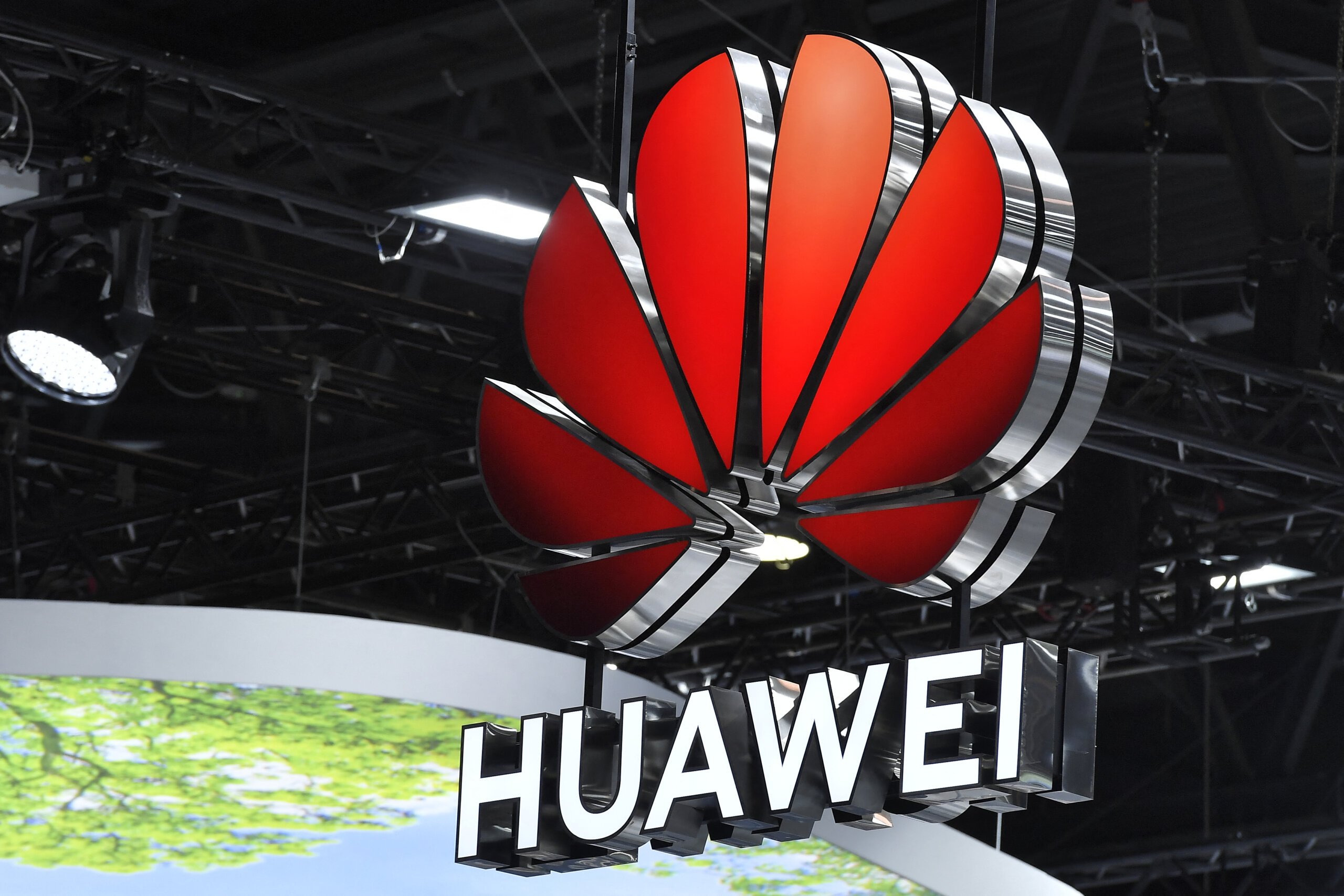 Leia mais sobre o artigo Supernodo Huawei 384 interrompe o mercado de IA da NVIDIA