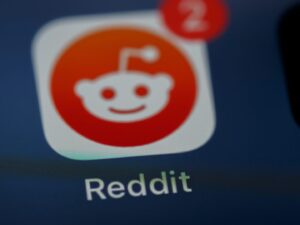 Leia mais sobre o artigo Reddit processa antropia por raspar os dados do usuário para treinar IA